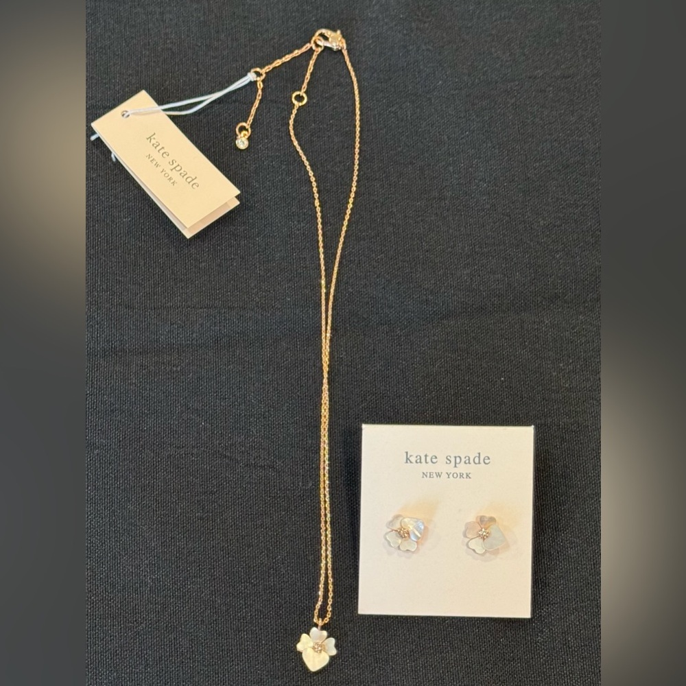 Kate Spade Rose Gold Necklace & Earring Pansy Set
NWT